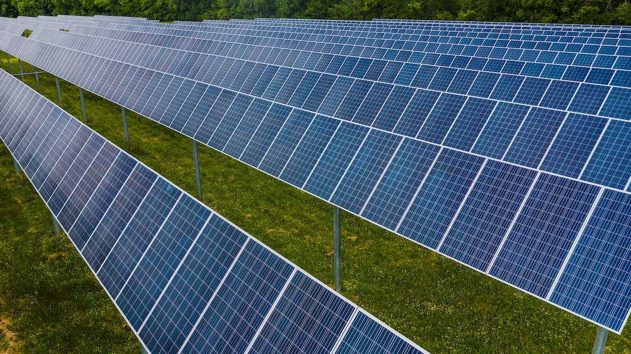 Energia ze słońca – czy możemy mieć jej za dużo?